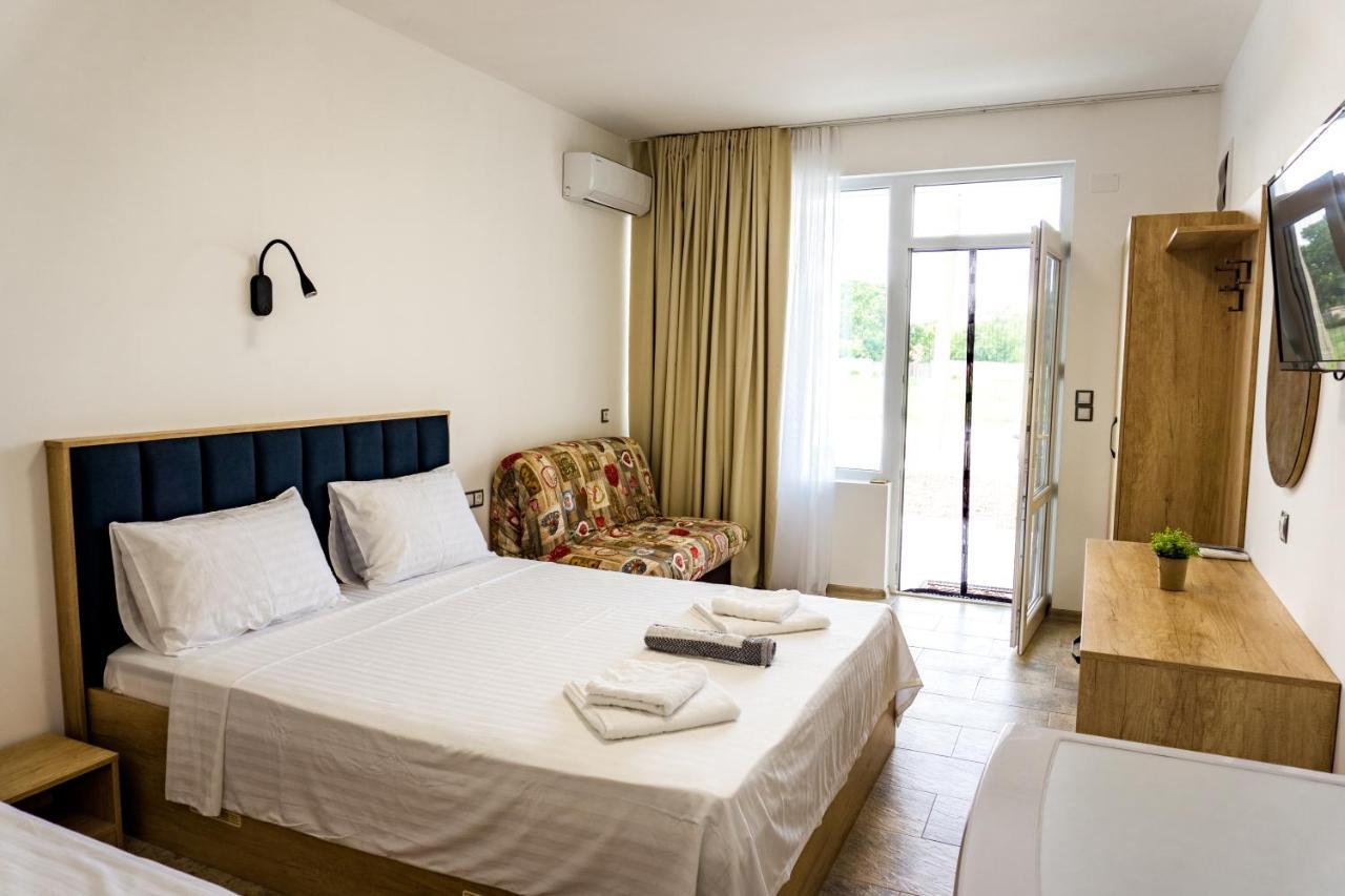 Hotel Комплекс Радост à Ezerets Extérieur photo