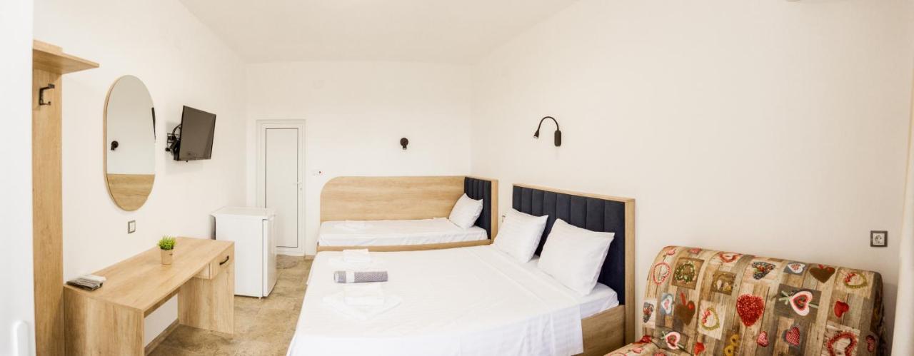 Hotel Комплекс Радост à Ezerets Extérieur photo