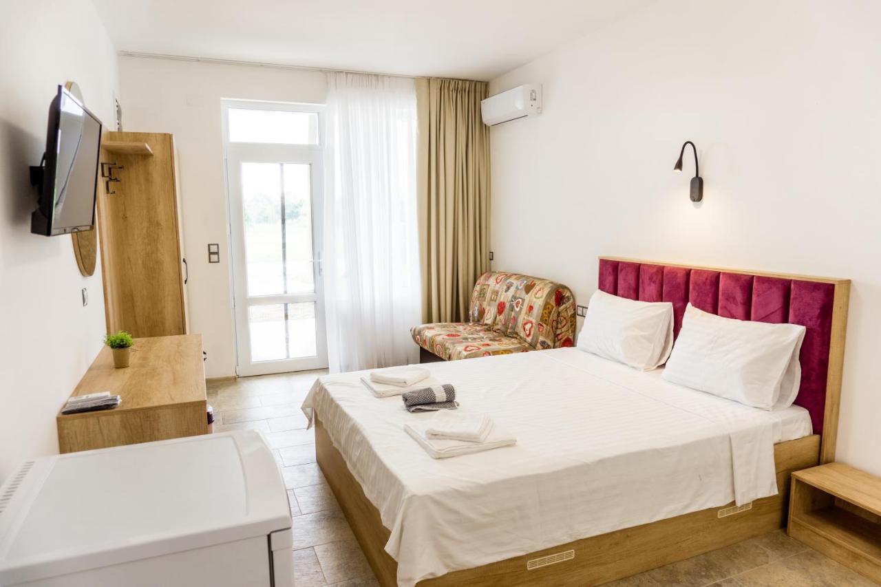 Hotel Комплекс Радост à Ezerets Extérieur photo